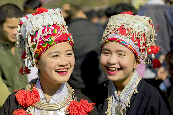 Friendly smiles. Photo: Tran Phuc Thanh